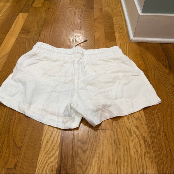 White Casual Drawstring Linen Shorts - Picture 2 of 3